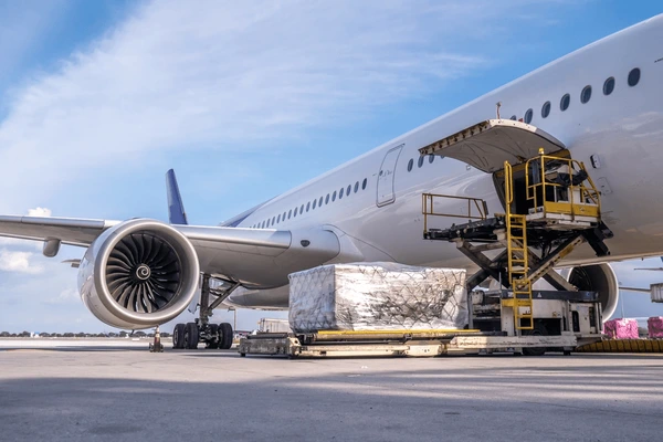 aircargologisticcontainersloading600nw2377477671